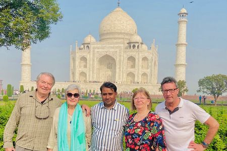 Taj Mahal Sunrise Tour From Delhi by Car