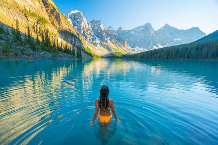 Banff/Canmore: Moraine Lake & Lake Louise Combo Tour