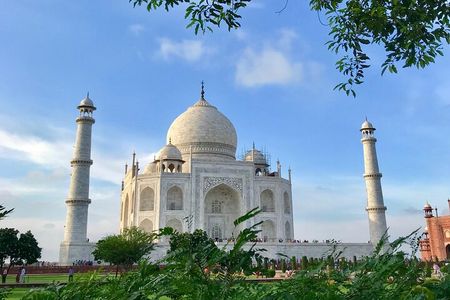 2-Day Tour to Taj Mahal and Agra from Bangalore with Both side Commercial Flight