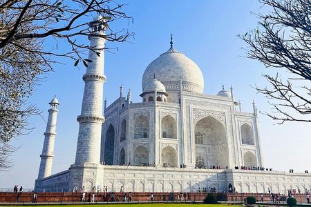 1-Day Trip to Agra visit: Taj Mahal, Agra Fort & Mehtab Bagh from Delhi