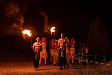 Hurghada: Bedouin Night with Dinner & Sand Museum Tour