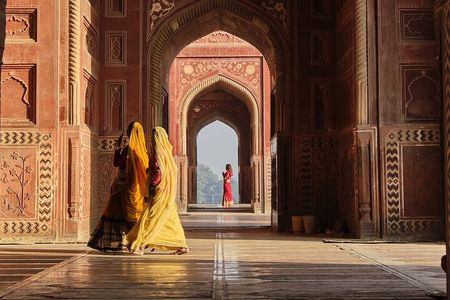 Taj Mahal and Agra Day Tour from Jaipur ending in Delhi by Train