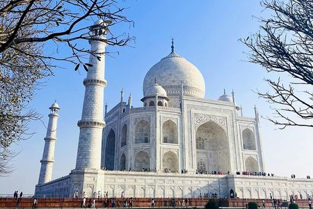 Day Trip to The Taj Mahal and Agra from Jaipur