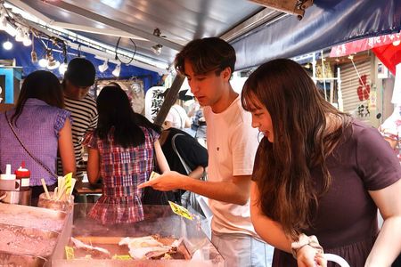 Tokyo: Private Tsukiji Fish Market Tour with 3 Food Stops