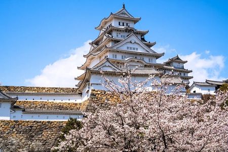 Walking Tour in Himeji Castle Garden and Aizome Indigo Dyeing