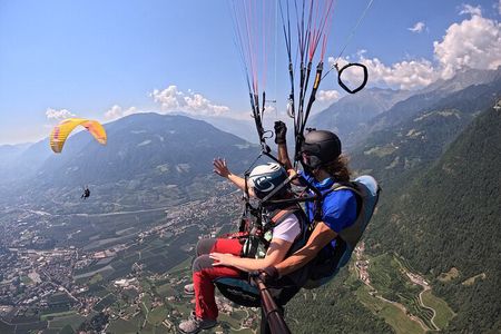 Tandem Paragliding Flight in Dorf Tirol, Merano