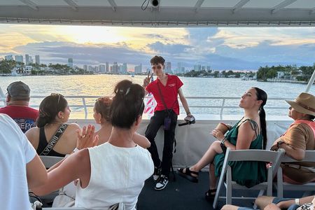 Miami Sunset Cruise with Millionaire Mansions on Biscayne Bay 