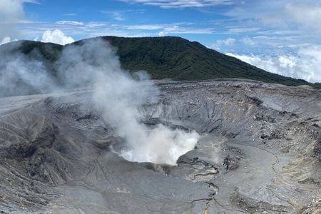 Early Volcano Poás Tour