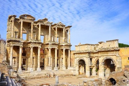 Shore Excursion 1 or 2 Day Private Tour from Kusadasi Port for Ephesus-Pergamon