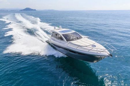 Private Tour of Cancun to Isla Mujeres by 45-foot Yacht. 