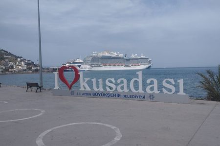 Kusadasi Half Day Walking Tour and Turkish Bath Experience