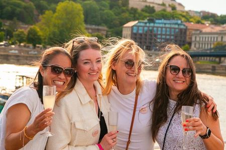 Budapest Sip & Sail Prosecco Cruise | Unlimited Prosecco & more