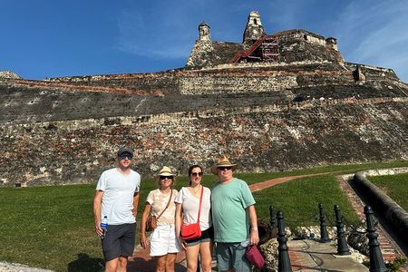 Private City Tour in Cartagena: Cruises and History Lovers