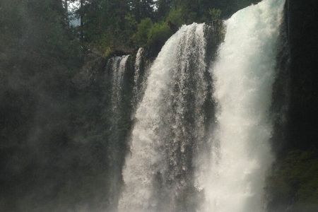 Eugene area Waterfalls & the McKenzie River in a Tesla