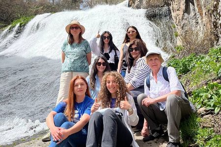 Guided tour: Khor Virap, Noravank Monastery, Areni, Jermuk