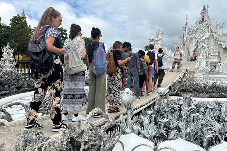 Chiang Rai: Wonderful Temples & 7 Major Sites - Free Lunch