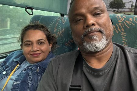 Delhi to Agra and Taj Mahal Day Trip by Express Train with Lunch