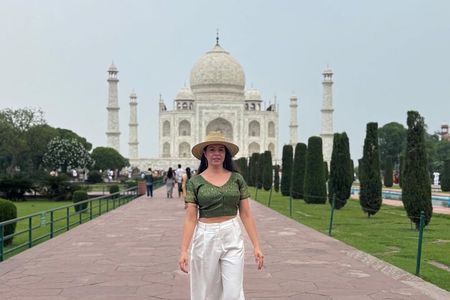 Taj Mahal Tour From Delhi By Gatiman Express Train 
