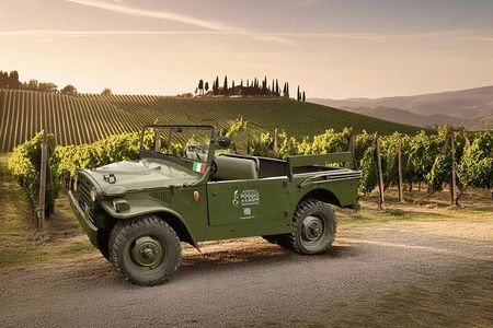 Classic: Tuscan Vineyard Old Jeep Tour, Wine Tasting & Lunch