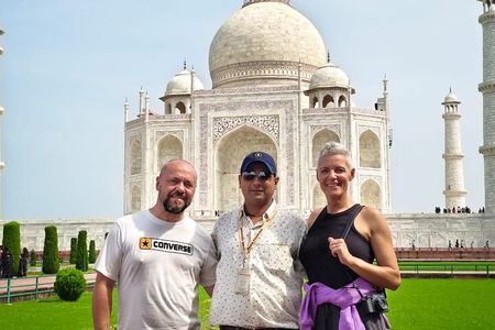 Agra : Skip‑the‑Line Private Taj Mahal Tour with Mausoleum Entry