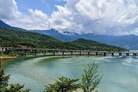 Private Car Hoi An to Hue via Hai Van Pass with Multi Option