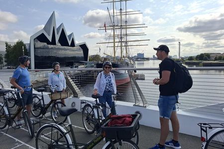 Fun Public Bike Tour in Glasgow
