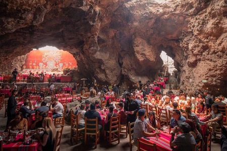 Balloon Flight + Breakfast in a cave + Pick up CDMX + Pyramids