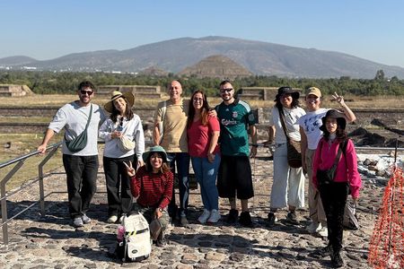 Teotihuacan Pyramids Tour, small group in Van, from Mexico City