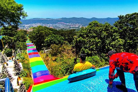 San Salvador Tour: Devil’s Door, Volcano, Slide & Historic Center