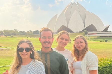 Private Full Day Tour of Old and New Delhi with Rickshaw Ride