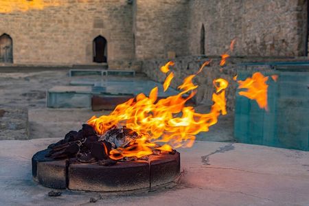 Absheron Highlights Private Tour: Ateshgah, Yanardag & Mardakan