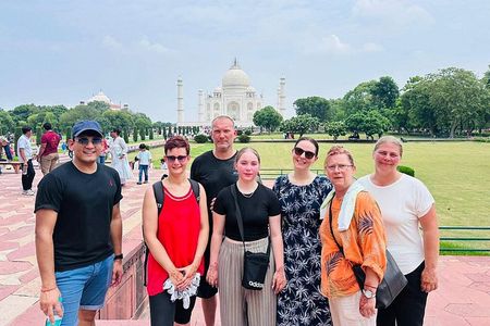 Taj Mahal Day Tour From Delhi By Superfast Train With 5* Meal