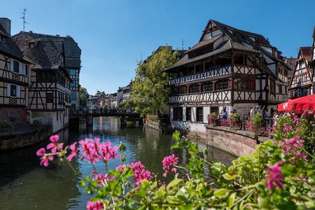 Strasbourg: Private & Customizable Walking Tour by a Local