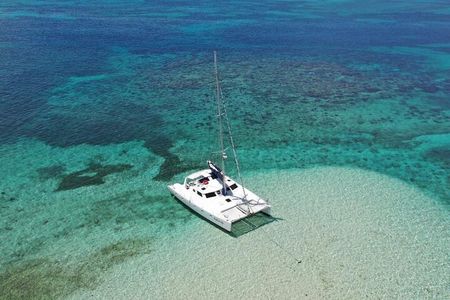 Roatan Catamaran Cruise Tours and Sailing Charters