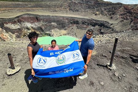 Santa Ana Volcano Tour: Beat the Crowds on an Early Morning Hike!