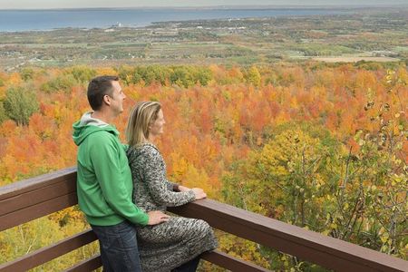 Blue Mountains Shuttle from Toronto – Village or Scenic Caves