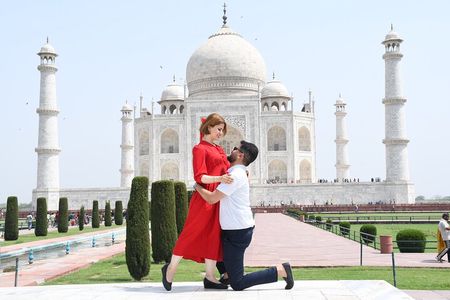 Sunrise at Tajmahal Tour From New Delhi with Same-Day Return