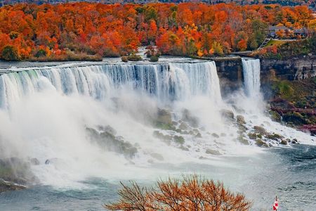 From Toronto: Niagara Falls Autumn Colors and Maple Tasting Tour