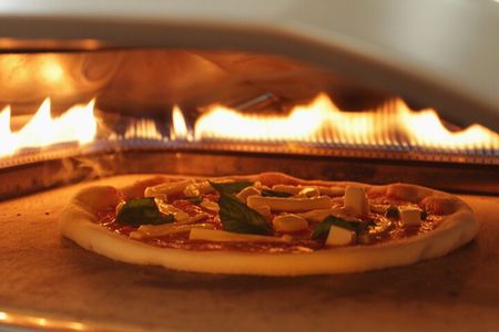 Ultimate Pizza Making Class with Wine Tasting in Rome