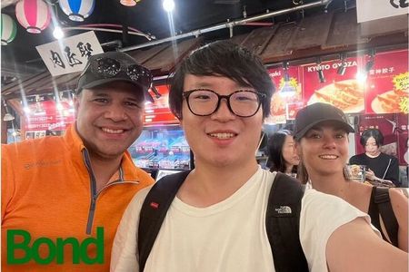 Bond Tour : Flexible 3 Hours Tour with a Local Guide in Tokyo