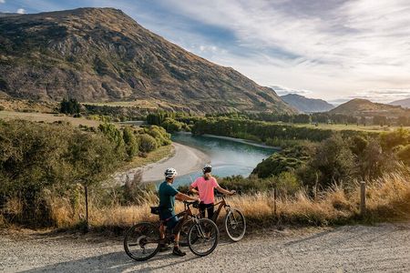 Arrowtown to Queenstown Full-Day Bike Adventure