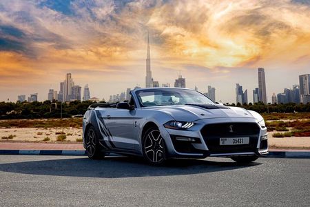Dubai Cabrio Tour Adventure and Photoshoot in Convertible Mustang