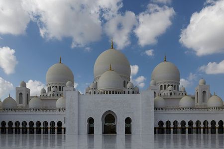 Private Abu Dhabi Tour from Dubai – Grand Mosque & Louvre Museum