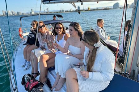 Gold Coast Midday Sailing Cruise with snacks & bubbles