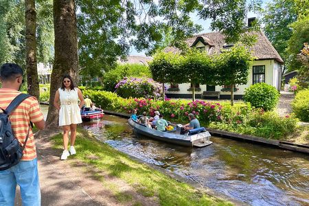 From Amsterdam: Giethoorn Day Trip with Canal & Village Tour