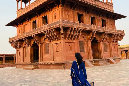 Glories of the Past-3 Day Tour to Delhi Agra Fatehpur-Taj & More