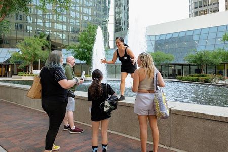 A Toast to the Ghost Haunted Pub Crawl in Downtown Orlando