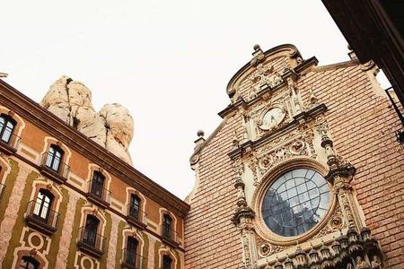 Montserrat Tour with Medieval Winery Tapas Lunch from Barcelona