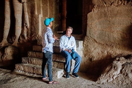 Private Full-Day Mumbai Sightseeing & Elephanta Caves Tour