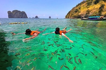 4 Island Day Trip by Longtail Boat with Lunch from Krabi